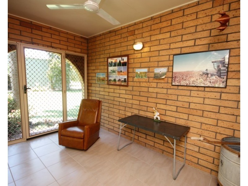 8 Hillcrest Place, Ayr QLD 4807