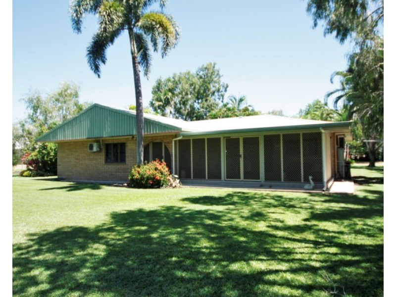 8 Hillcrest Place, Ayr QLD 4807