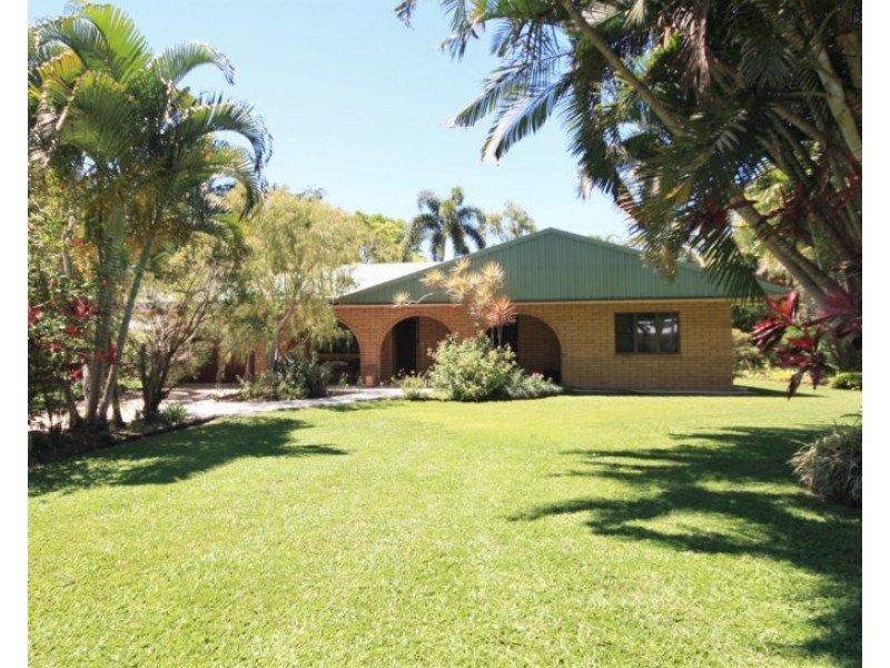 8 Hillcrest Place, Ayr QLD 4807