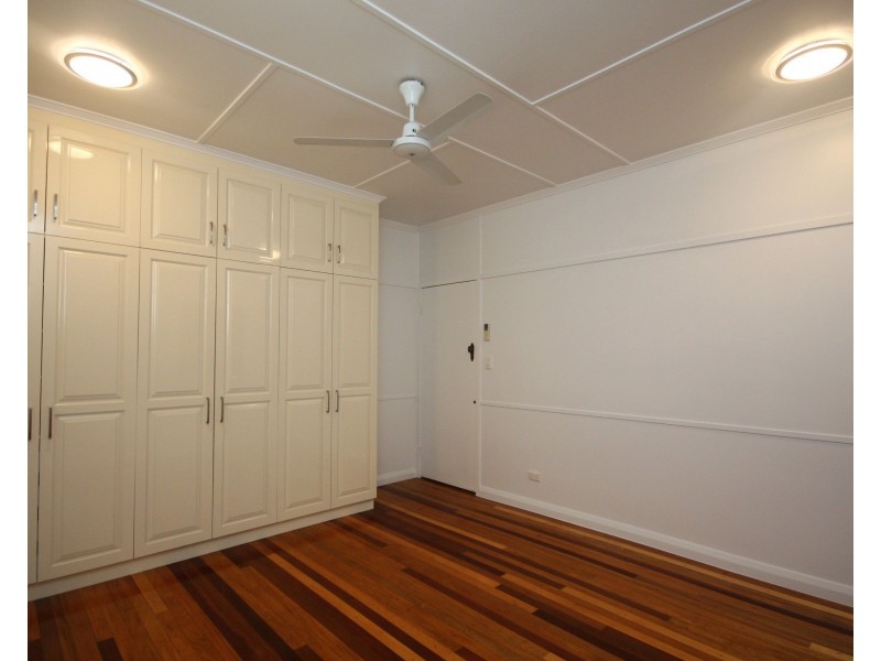 10 Nelson Street, Clare QLD 4807