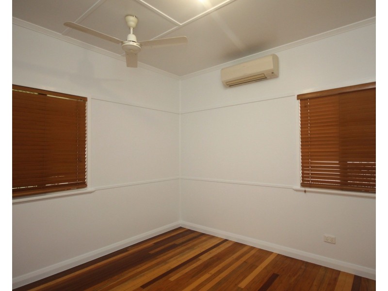 10 Nelson Street, Clare QLD 4807