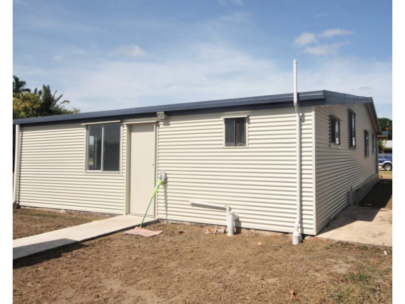 8 Eleventh Avenue, Home Hill QLD 4806