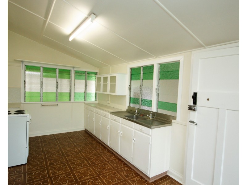 2 Barsby Street, Ayr QLD 4807