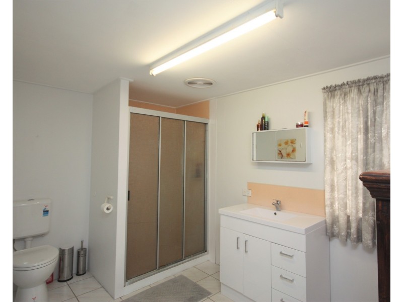 6 Third Street, Home Hill QLD 4806