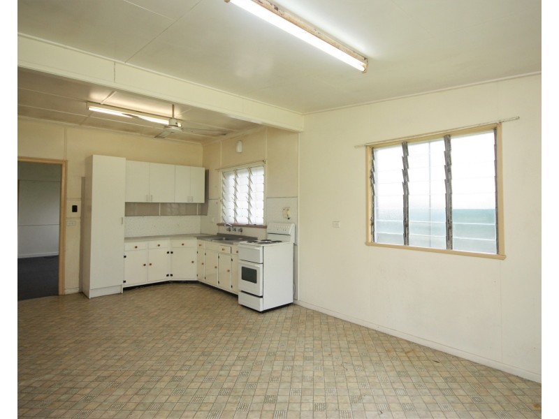 8 Dennis Street, Ayr QLD 4807