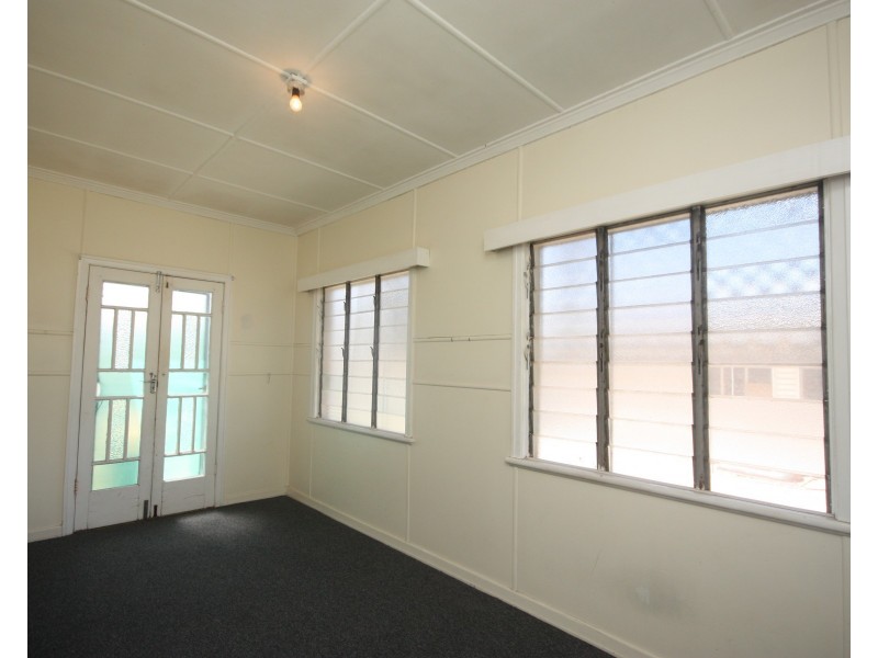 8 Dennis Street, Ayr QLD 4807