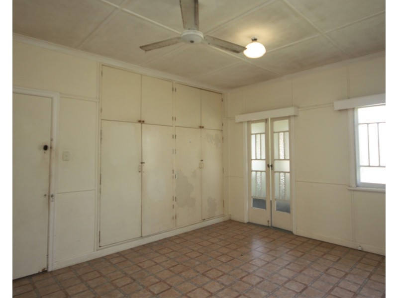 8 Dennis Street, Ayr QLD 4807