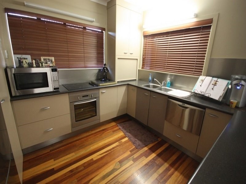 77 Ross Street, Ayr QLD 4807