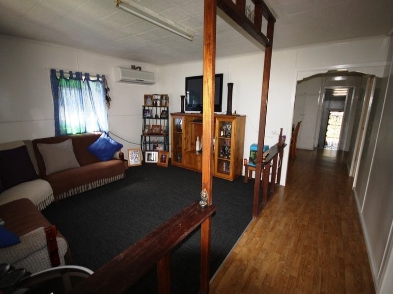27 Tenth Avenue, Home Hill QLD 4806