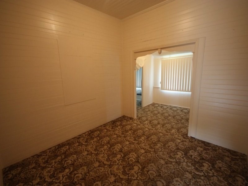 32 Eleventh Avenue, Home Hill QLD 4806