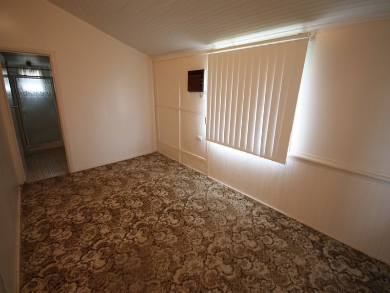 32 Eleventh Avenue, Home Hill QLD 4806