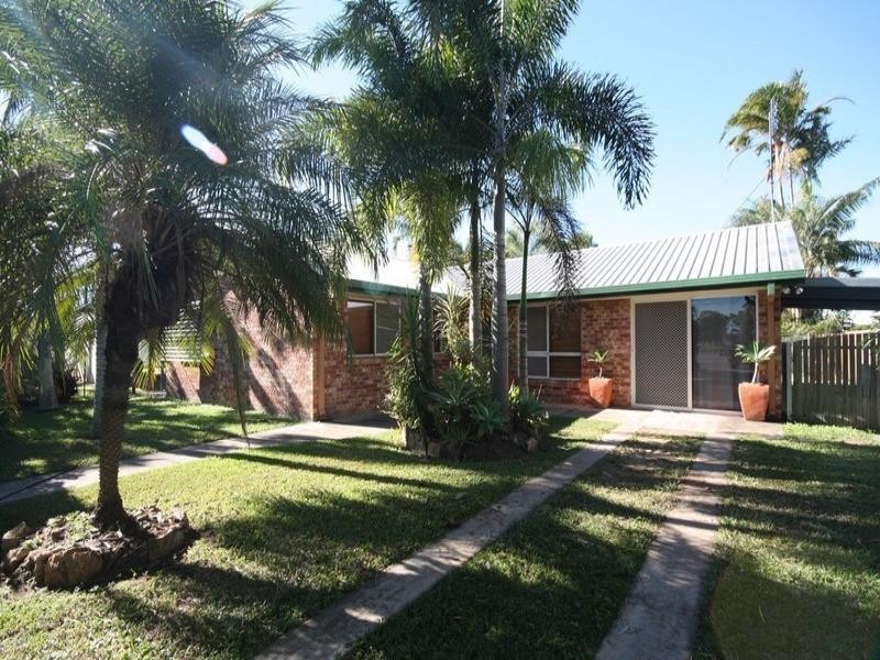11 Seventh Avenue, Home Hill QLD 4806