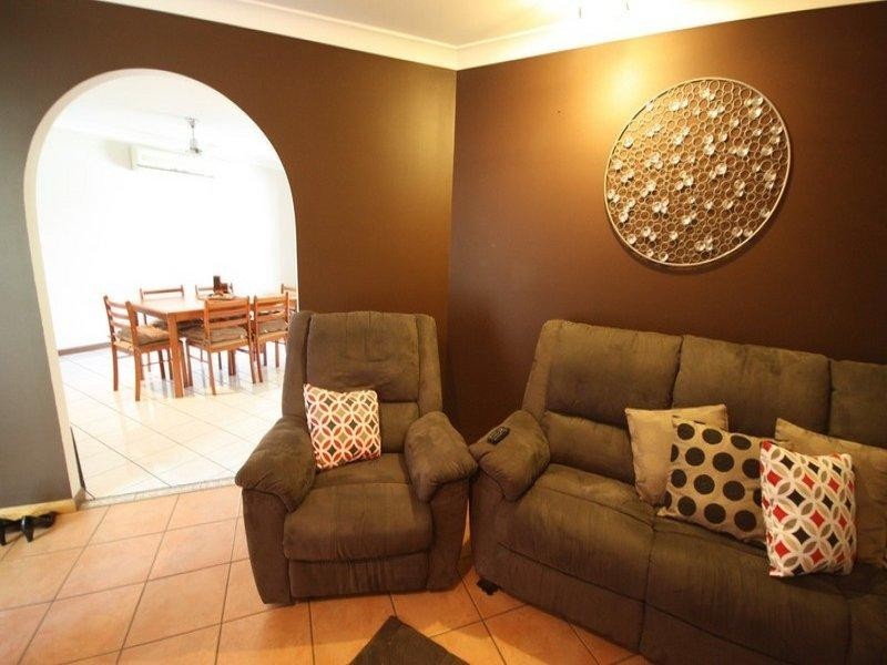 11 Seventh Avenue, Home Hill QLD 4806