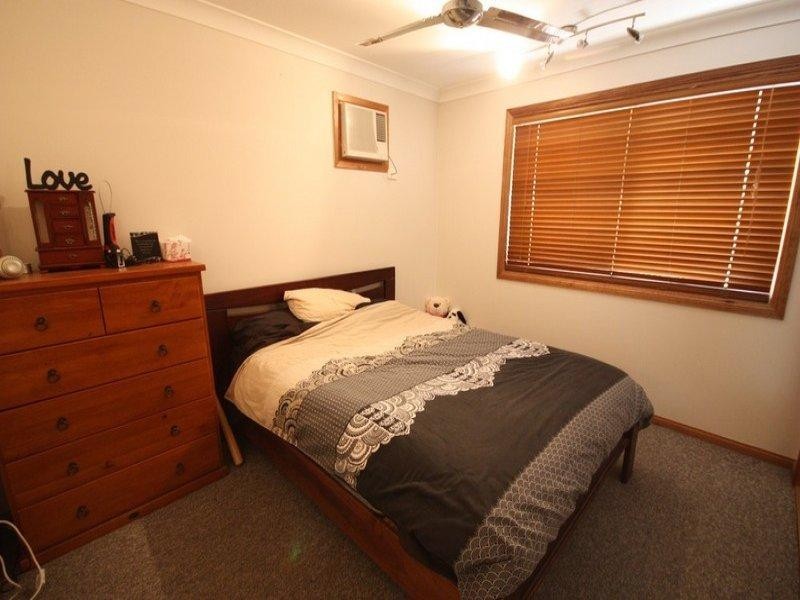 11 Seventh Avenue, Home Hill QLD 4806