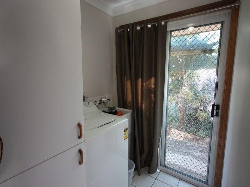 11 Seventh Avenue, Home Hill QLD 4806