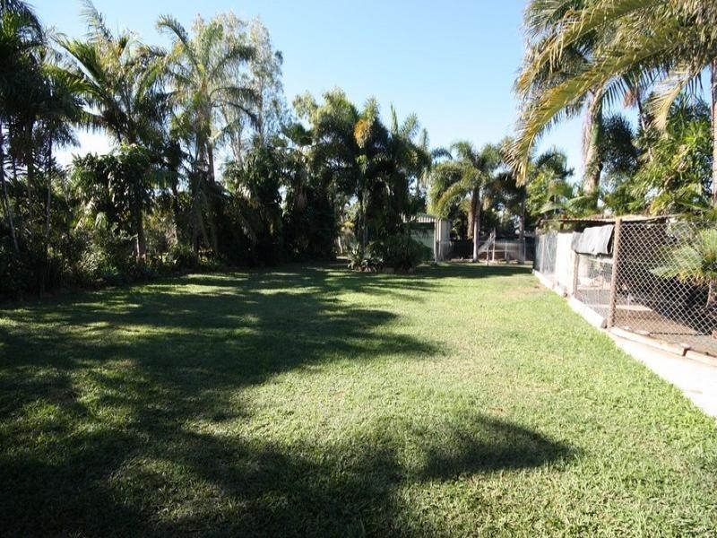 11 Seventh Avenue, Home Hill QLD 4806