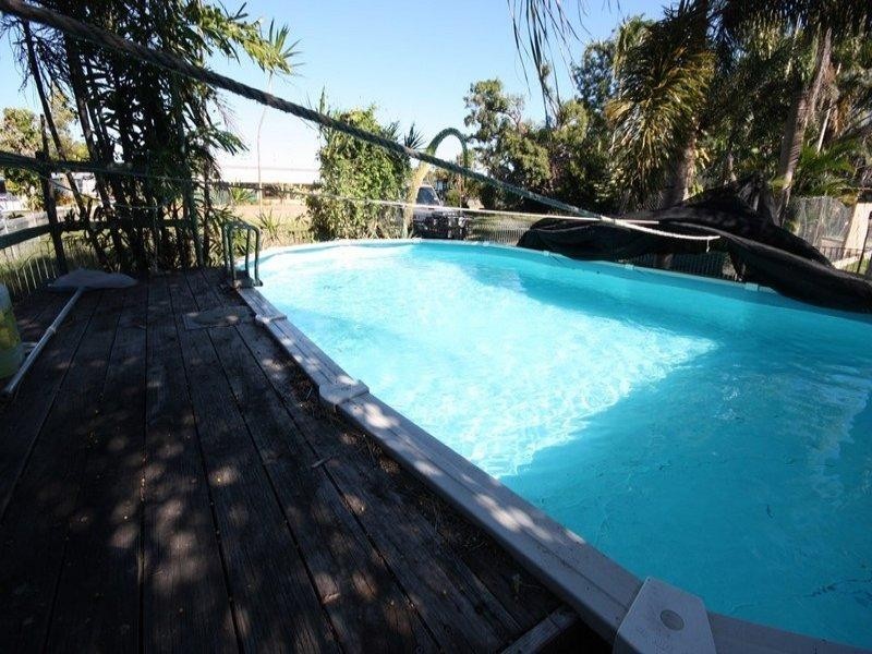 11 Seventh Avenue, Home Hill QLD 4806