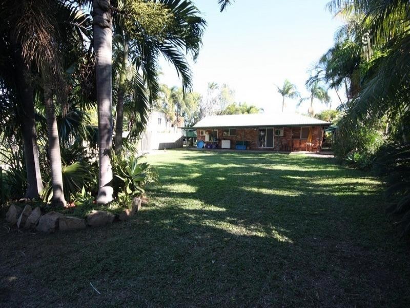 11 Seventh Avenue, Home Hill QLD 4806