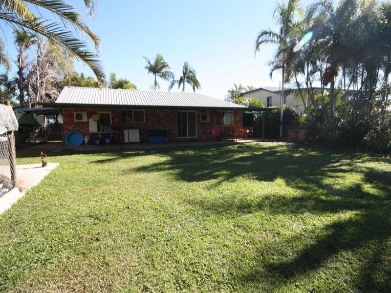 11 Seventh Avenue, Home Hill QLD 4806