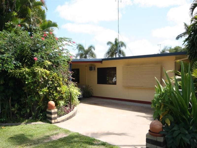 18 Moss Street, Ayr QLD 4807