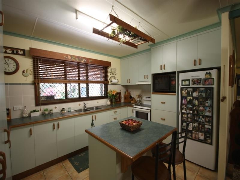 18 Moss Street, Ayr QLD 4807