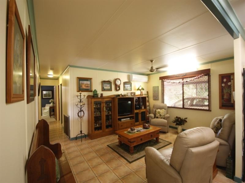 18 Moss Street, Ayr QLD 4807