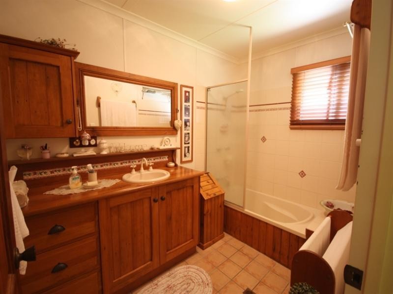 18 Moss Street, Ayr QLD 4807