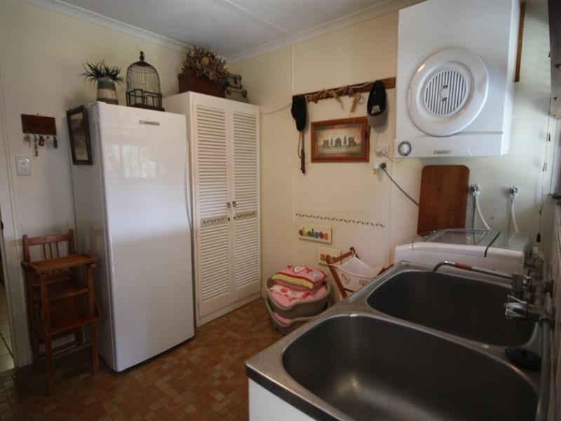 18 Moss Street, Ayr QLD 4807