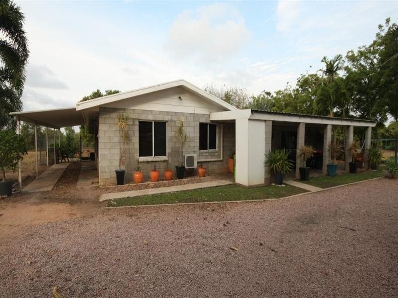 8 Castorina Drive, Mount Kelly QLD 4807