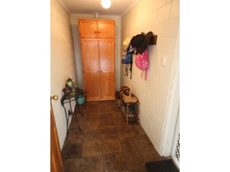 8 Castorina Drive, Mount Kelly QLD 4807