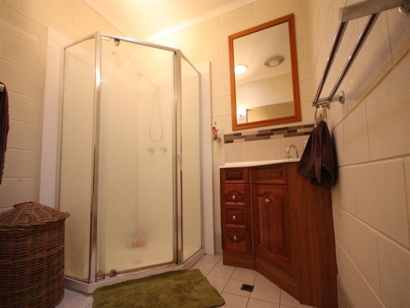 8 Castorina Drive, Mount Kelly QLD 4807