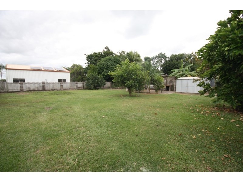 2 Eighth Street, Home Hill QLD 4806