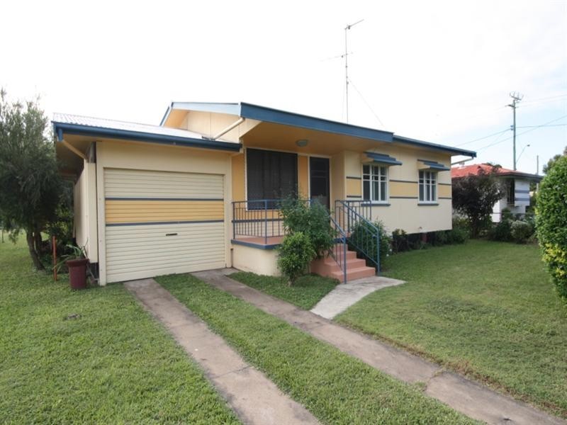 88 Tenth Street, Home Hill QLD 4806