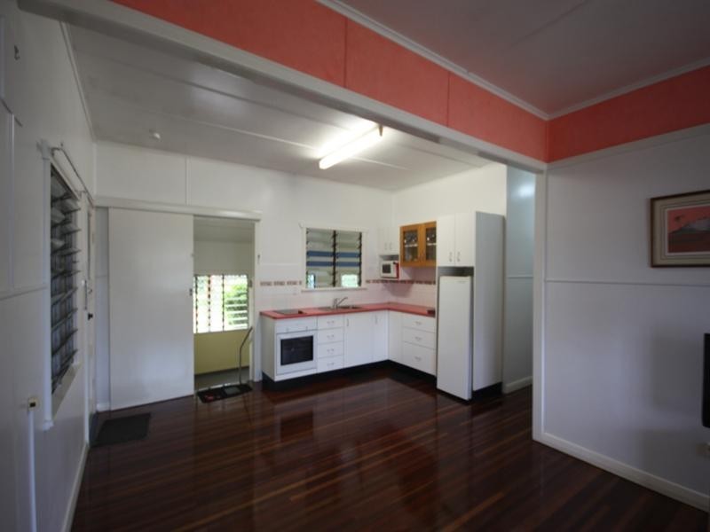 88 Tenth Street, Home Hill QLD 4806