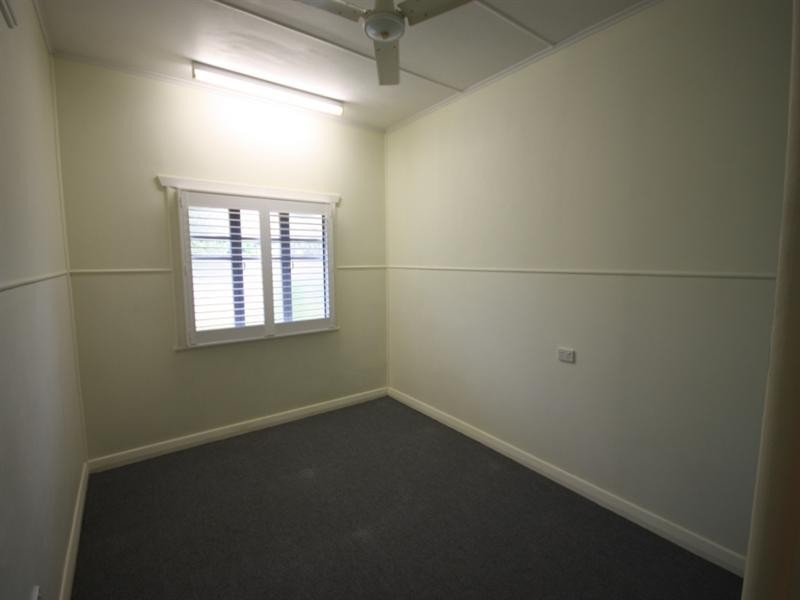 88 Tenth Street, Home Hill QLD 4806