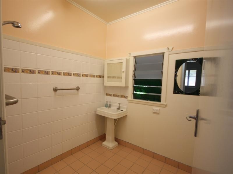 88 Tenth Street, Home Hill QLD 4806