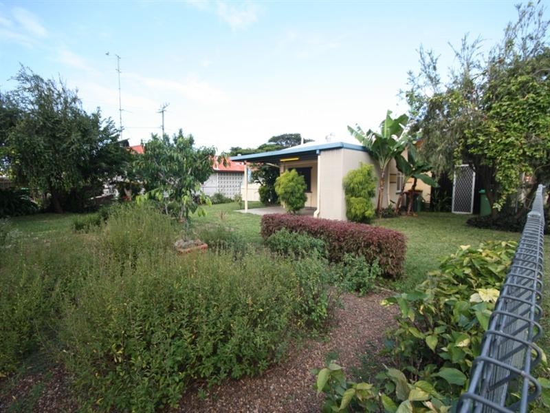 88 Tenth Street, Home Hill QLD 4806