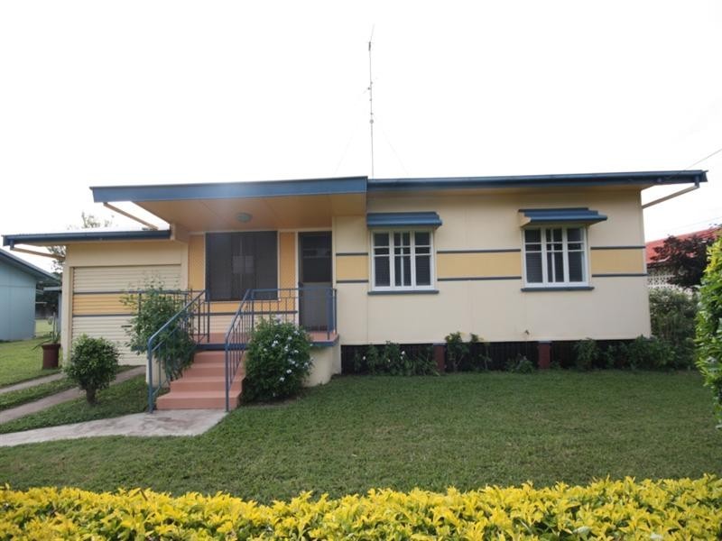 88 Tenth Street, Home Hill QLD 4806