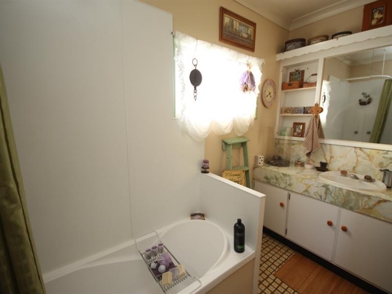 21 Waterview Road, Airville QLD 4807