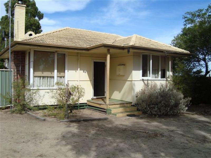 32 Chipper Street, Katanning WA 6317