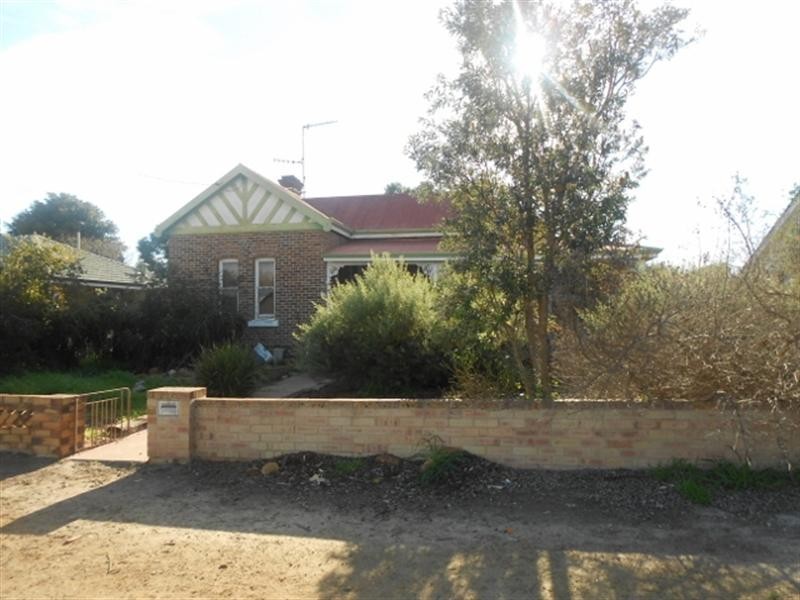 54 Annie Street, Katanning WA 6317