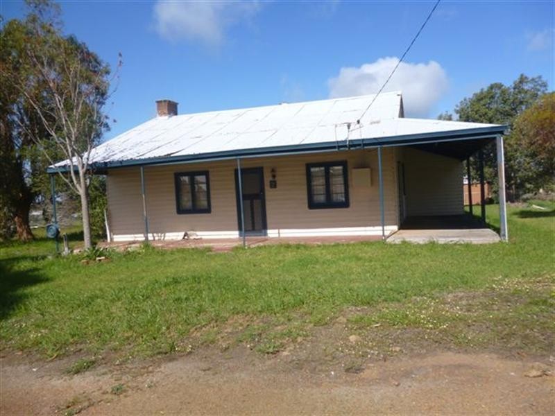 2 Blantyre Street, Katanning WA 6317