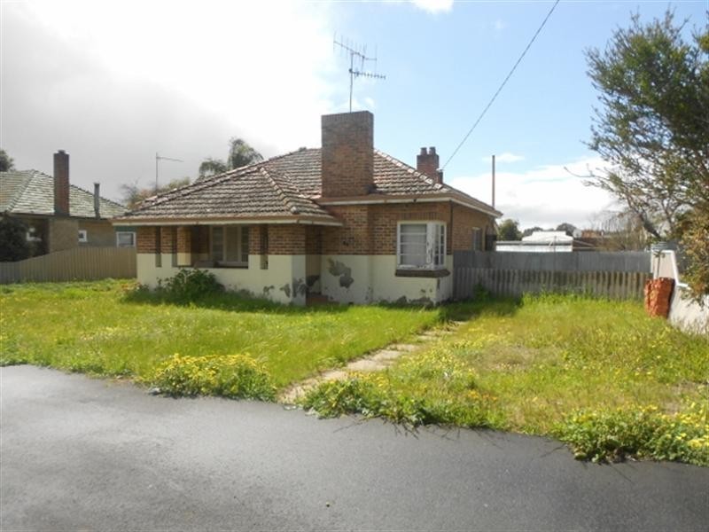 64 Carew Street, Katanning WA 6317