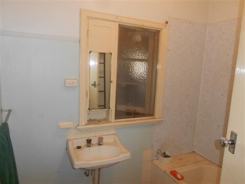 64 Carew Street, Katanning WA 6317