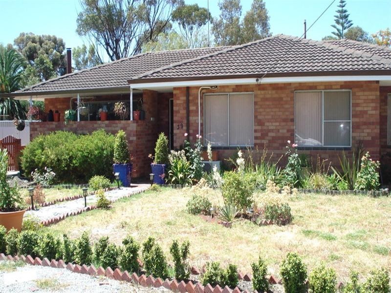 39 Rogers Avenue, Katanning WA 6317