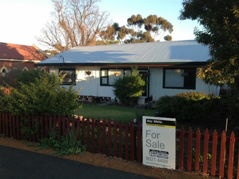 49 Harvey Street, Dumbleyung WA 6350
