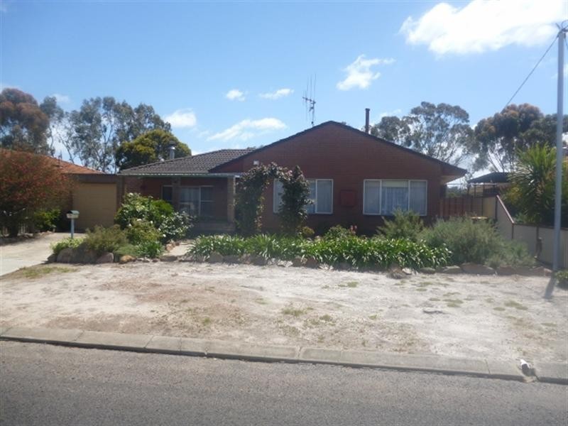 16 Hakea Place, Katanning WA 6317