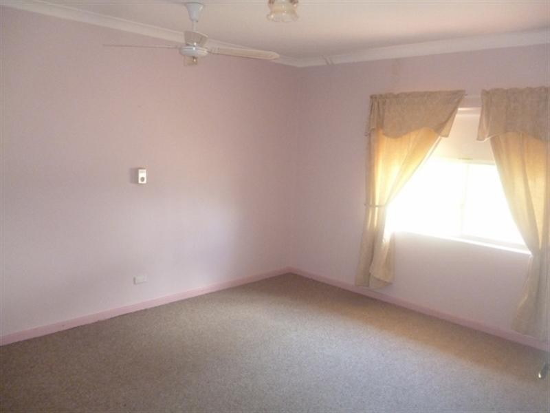 16 Hakea Place, Katanning WA 6317