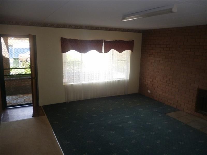 16 Hakea Place, Katanning WA 6317