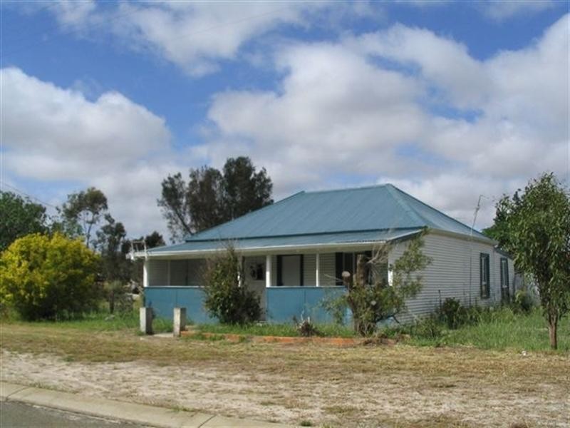 4 Conroy, Katanning WA 6317